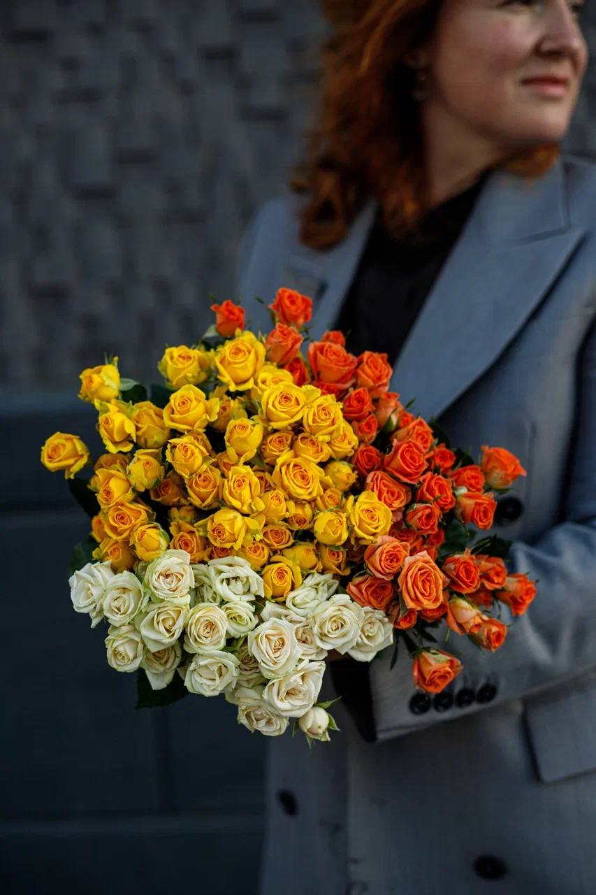 Букет из 15 кустовых роз